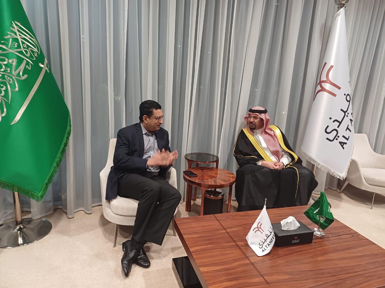 You are currently viewing Consul General Falah Alhabshi Mowlana received Hon. Ali Sabry, Minister of Foreign Affairs of Sri Lanka at the Airport – Jeddah.